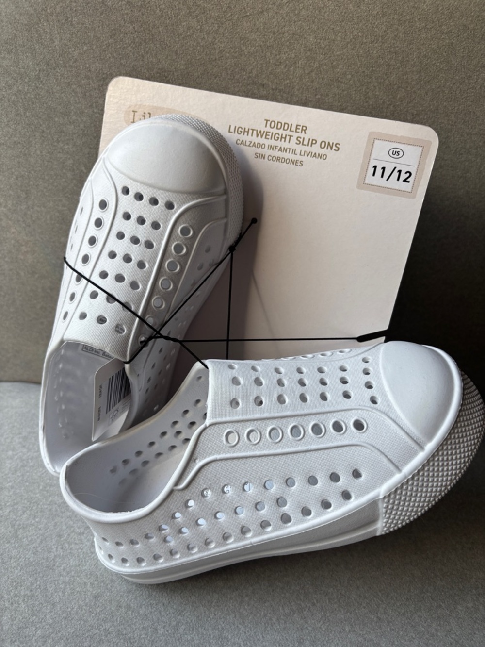 Lily & Dan Toddlers size 11/12 white Lightweight Slip-On shoes
